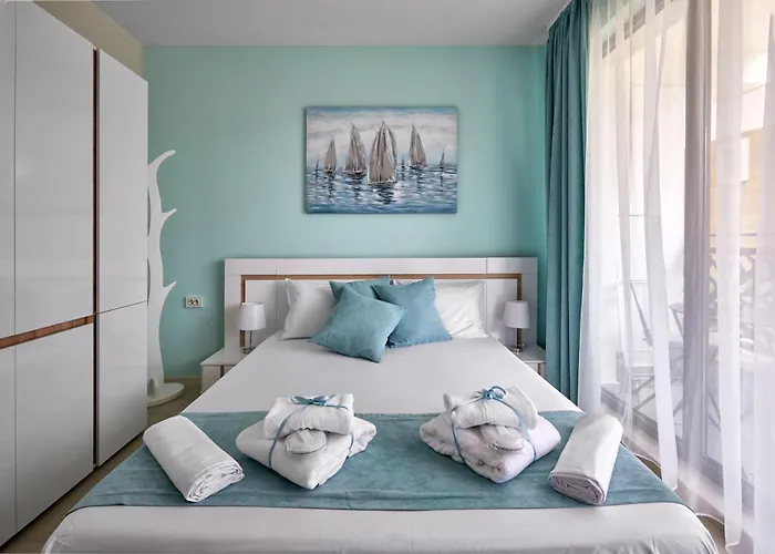 Sea Sunrise Apartment *