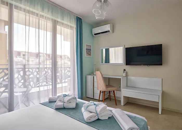 Sea Sunrise Апартамент Созопол